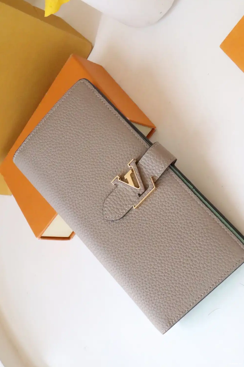 WIS LOUIS VERTICAL VUITTON WALLET 0603
